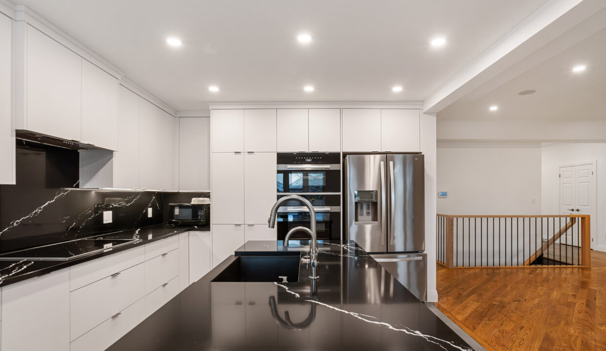 012-61 Stephen Moore Dr (12)