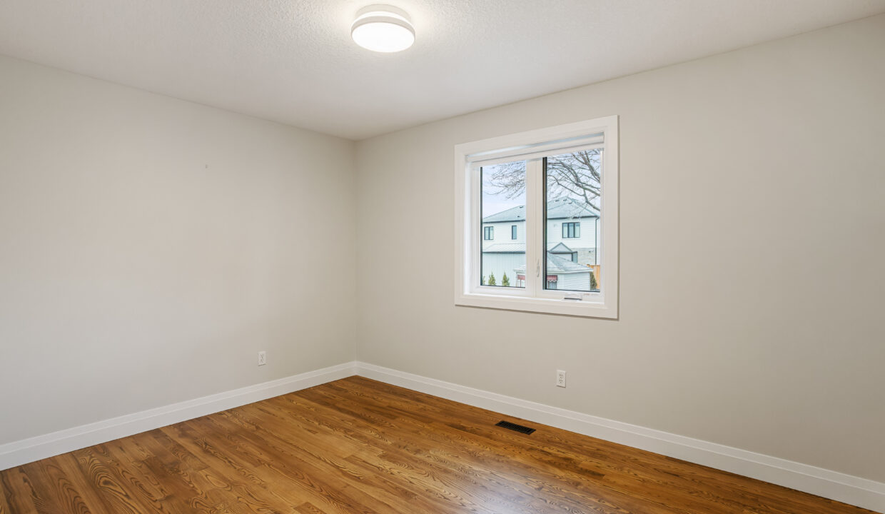 015-61 Stephen Moore Dr (15)