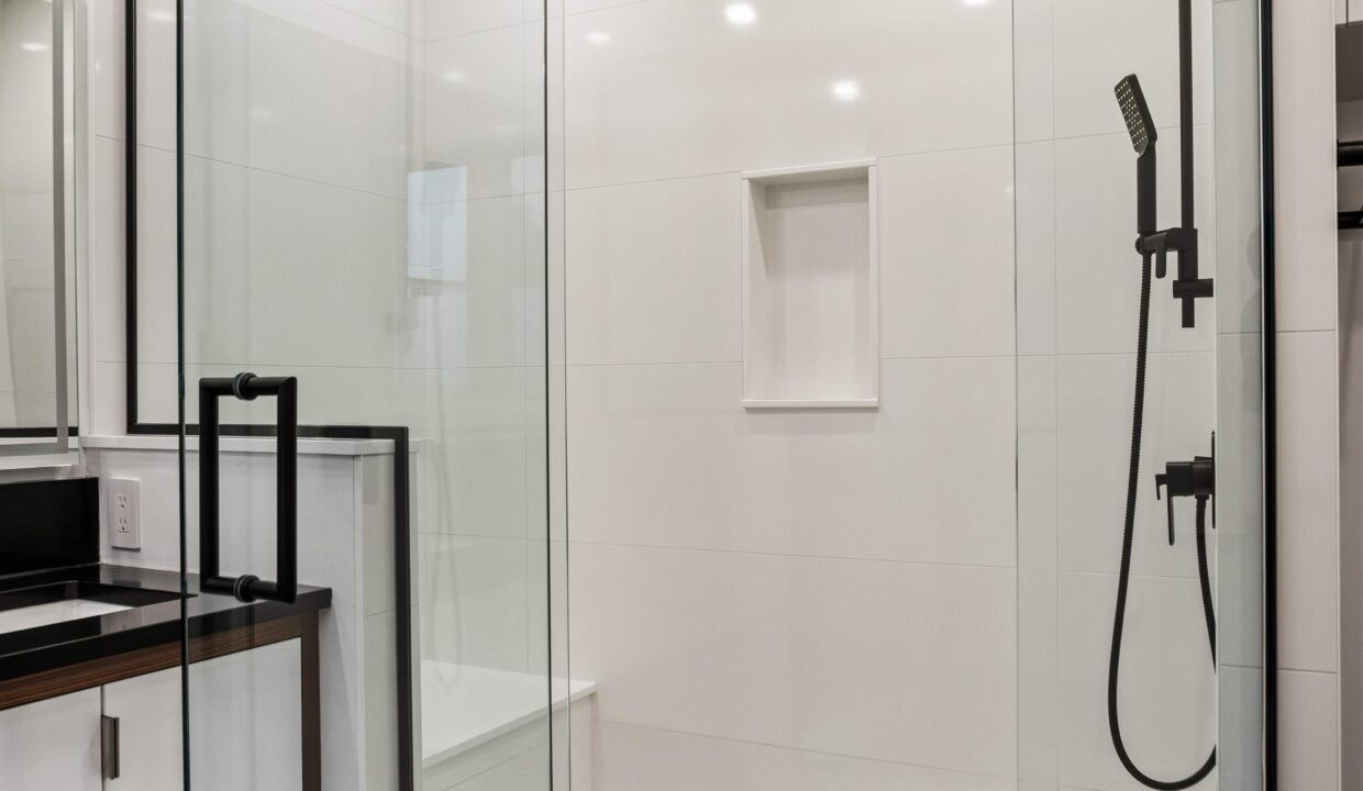 024-61 Stephen Moore Dr (24)