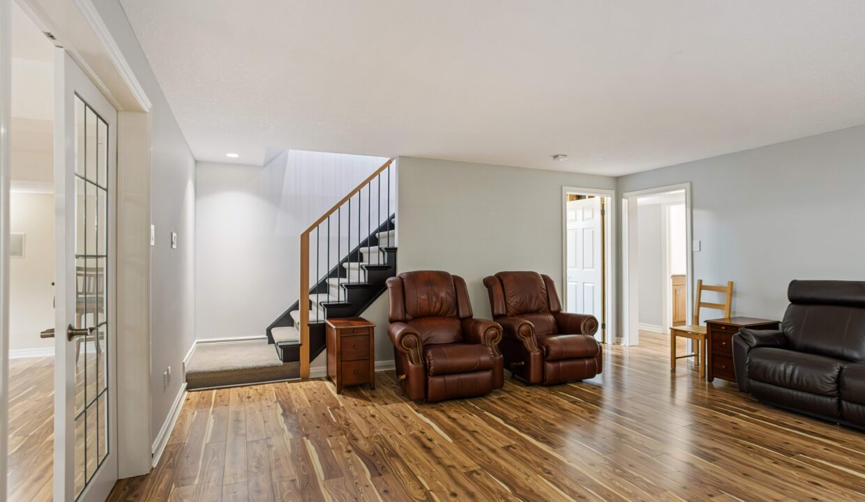 026-61 Stephen Moore Dr (26)