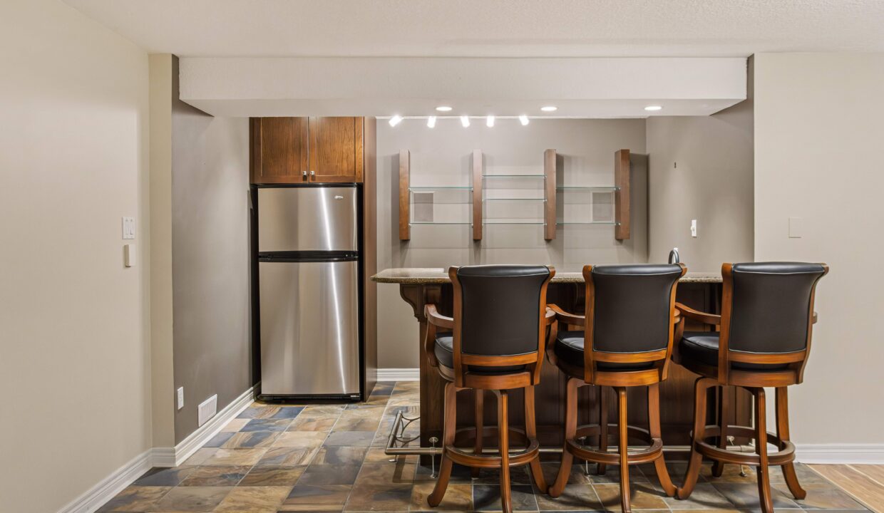 030-61 Stephen Moore Dr (30)