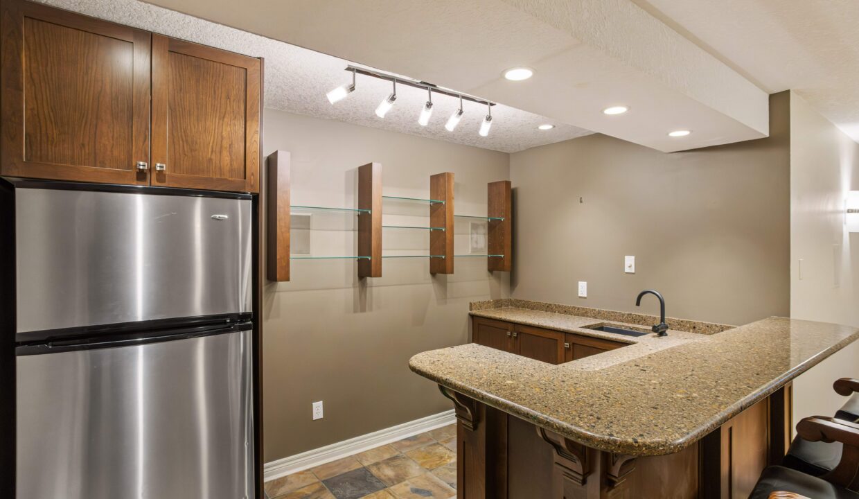 031-61 Stephen Moore Dr (31)