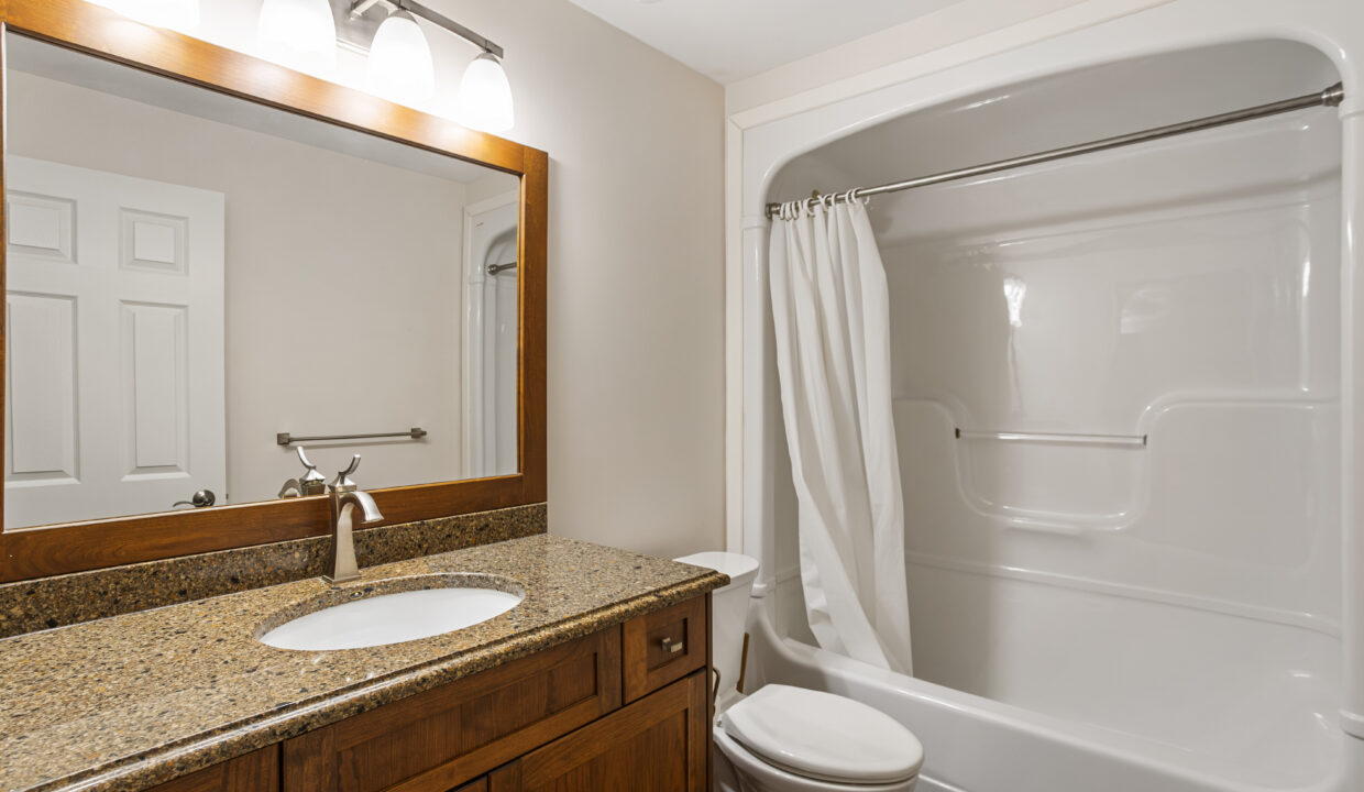 035-61 Stephen Moore Dr (35)