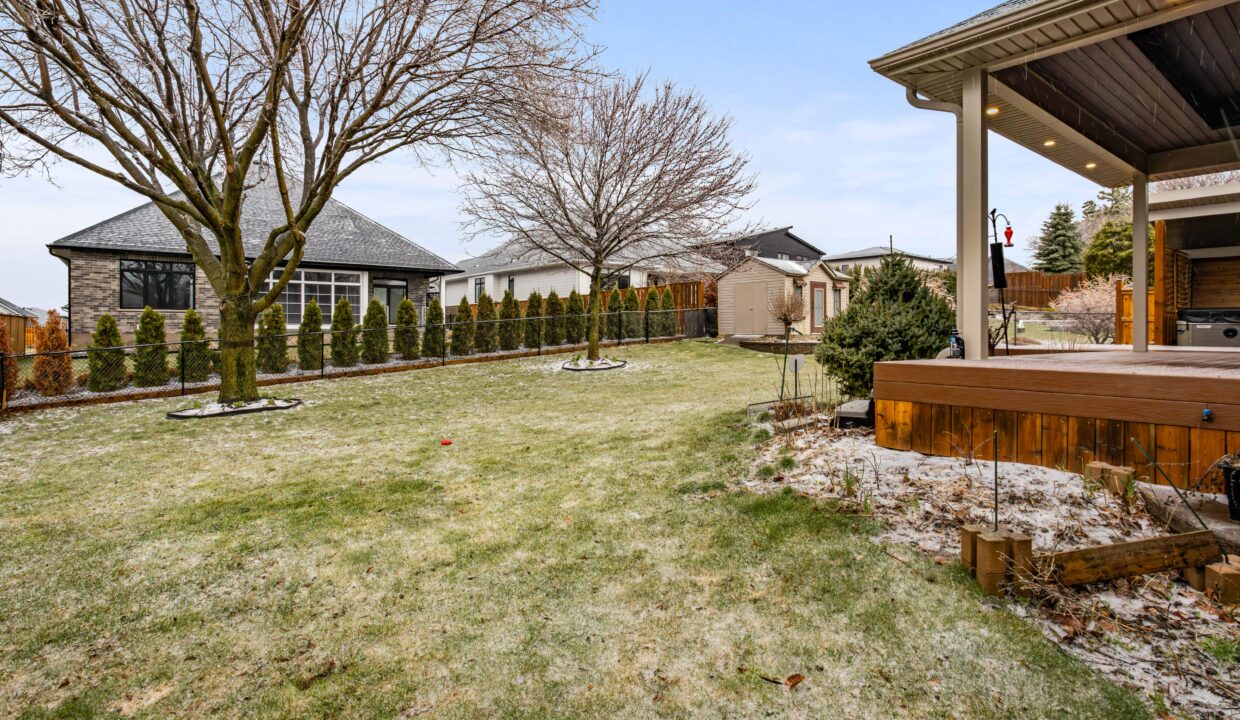 036-61 Stephen Moore Dr (36)