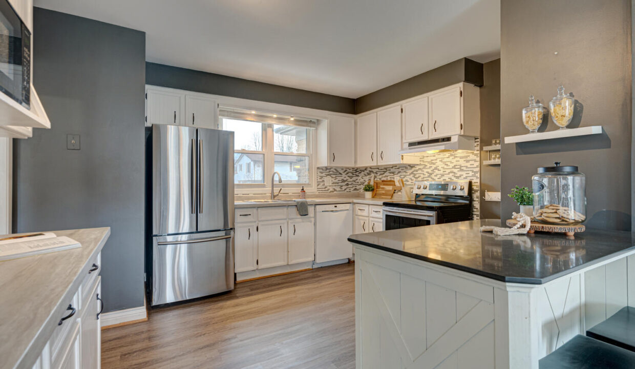 447 Grand View Avenue London-large-011-010-grand view avenue7-1500x1000-72dpi