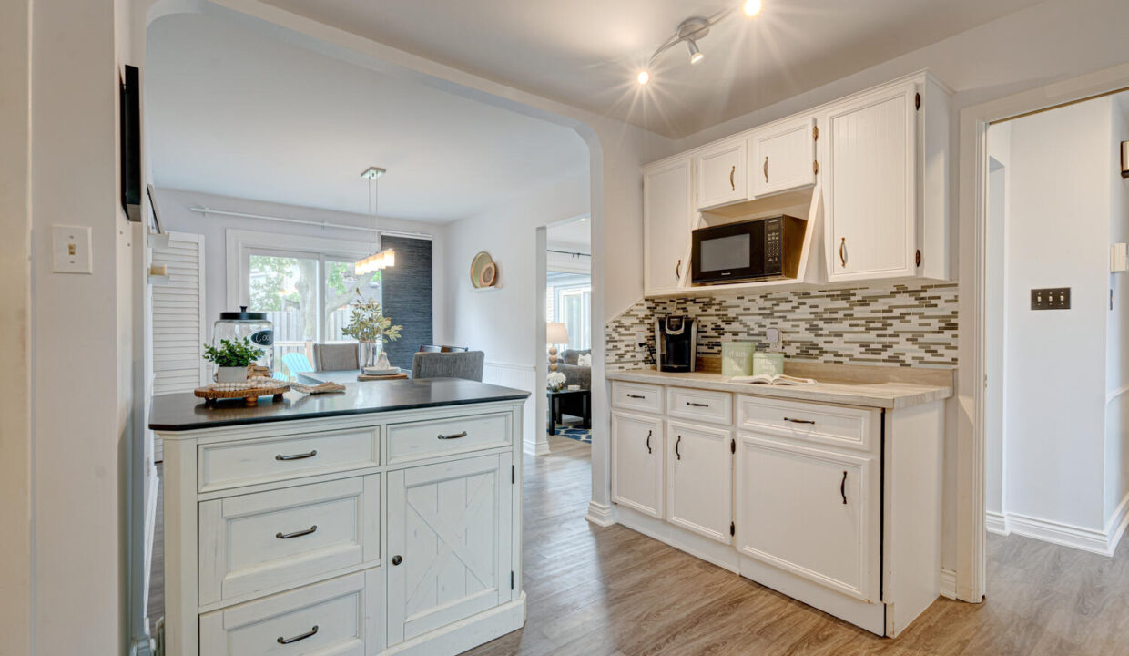 447 Grand View Avenue London-large-014-054-grand view avenue updated6-1500x1000-72dpi