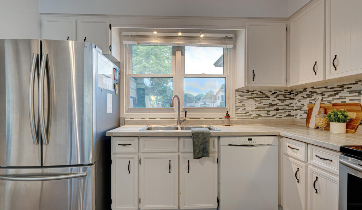 447 Grand View Avenue London-large-016-064-grand view avenue updated7-1500x999-72dpi