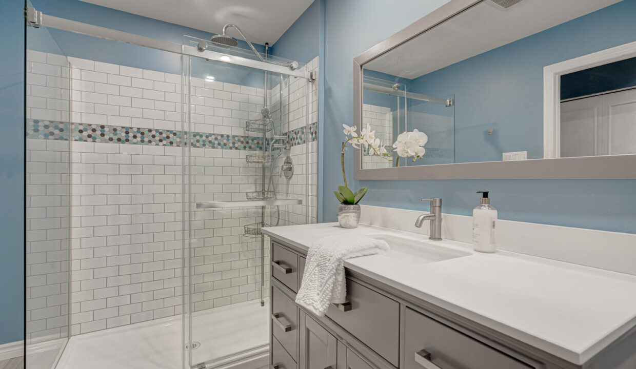 447 Grand View Avenue London-large-035-017-grand view avenue23-1500x1000-72dpi