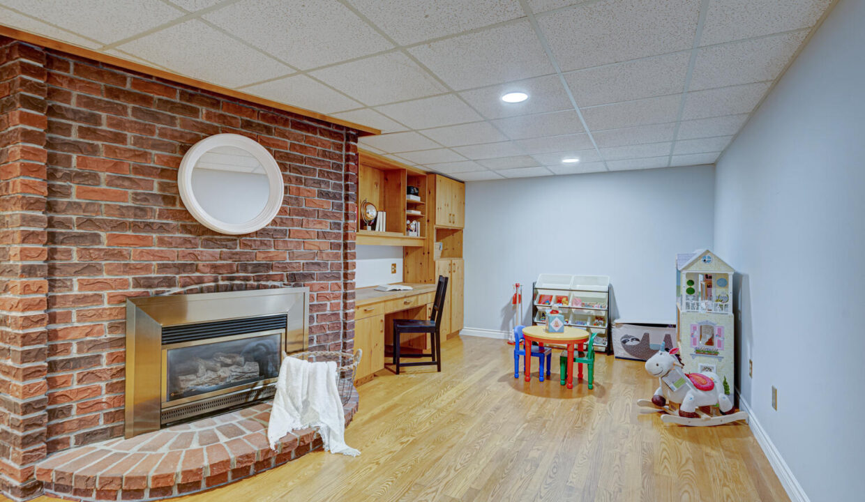447 Grand View Avenue London-large-041-032-grand view avenue28-1500x1000-72dpi