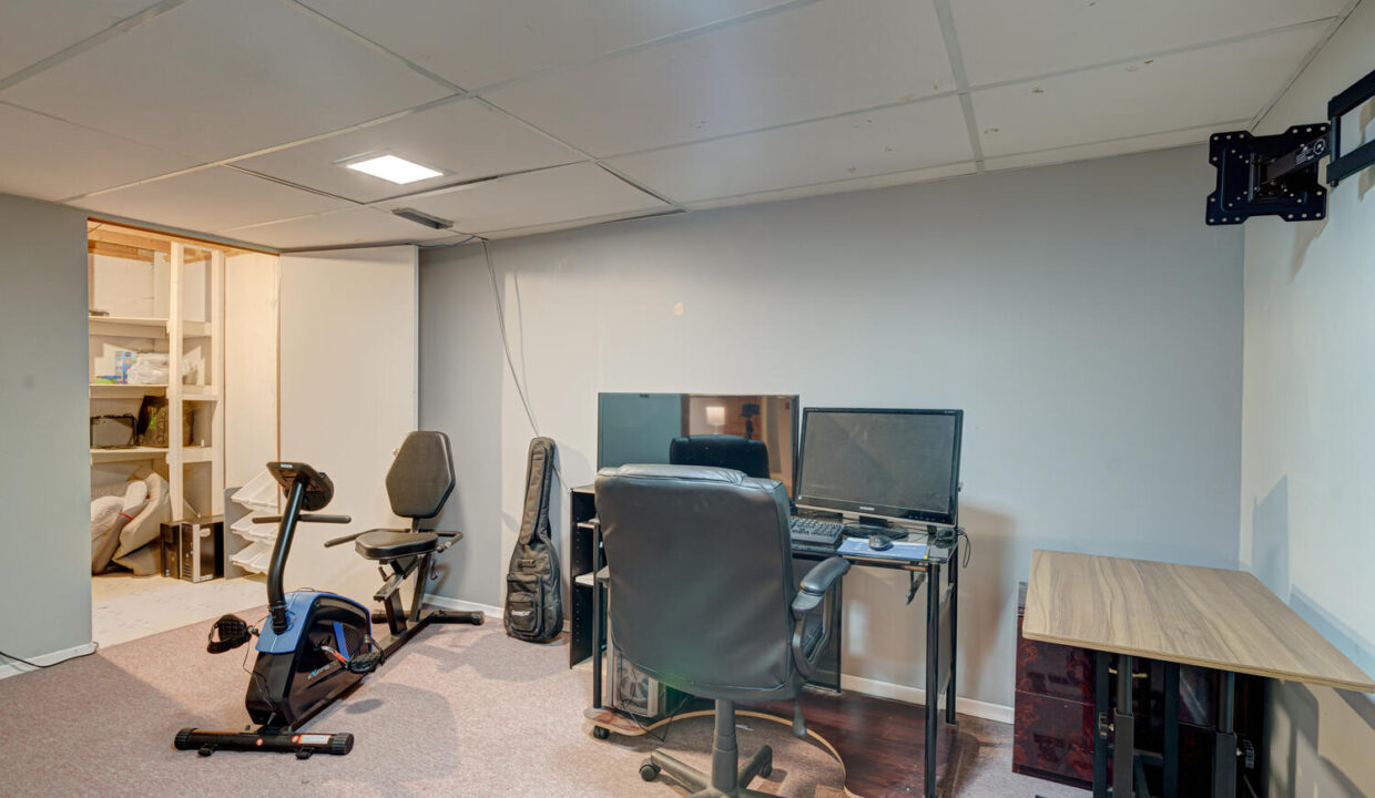 447 Grand View Avenue London-large-042-020-grand view avenue29-1500x1000-72dpi