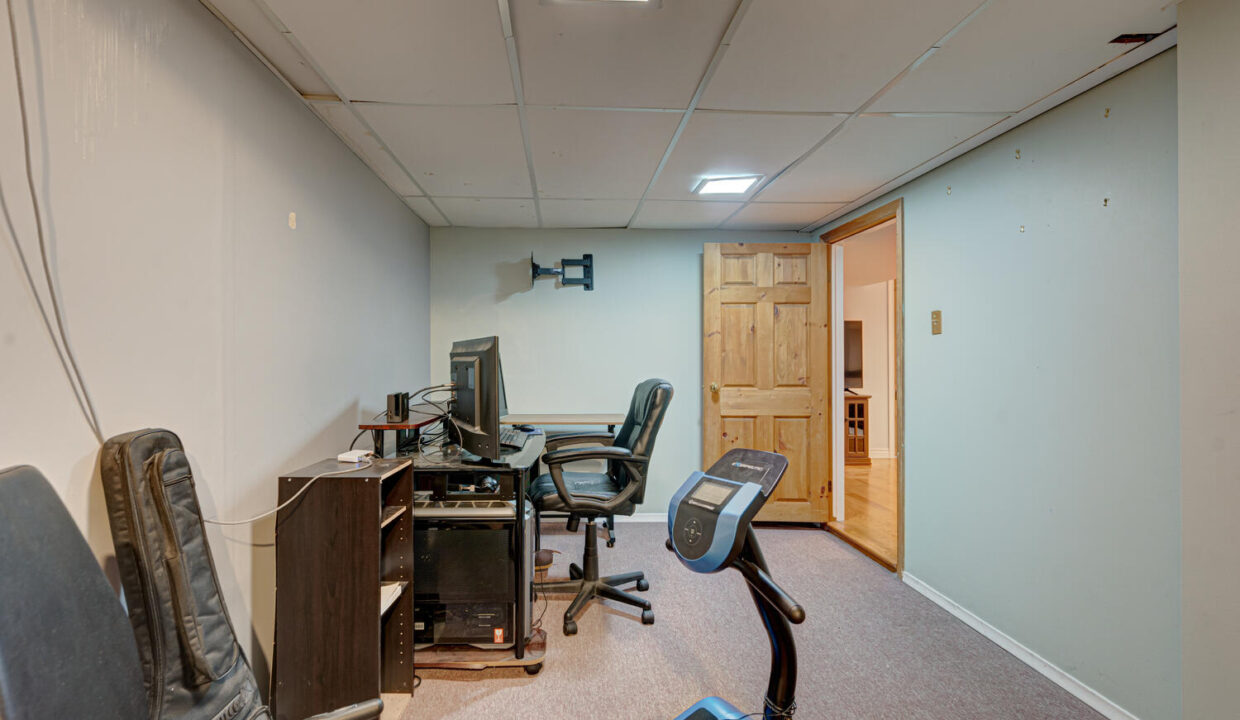 447 Grand View Avenue London-large-043-021-grand view avenue30-1500x1000-72dpi