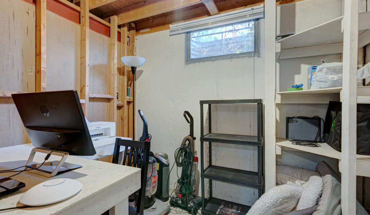 447 Grand View Avenue London-large-044-038-grand view avenue31-1500x1000-72dpi