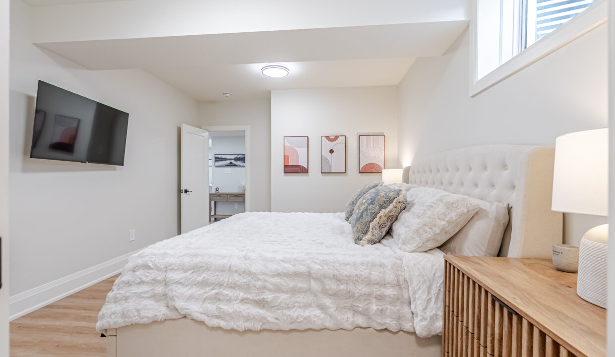 4081 Winterberry Dr, London, ON-21