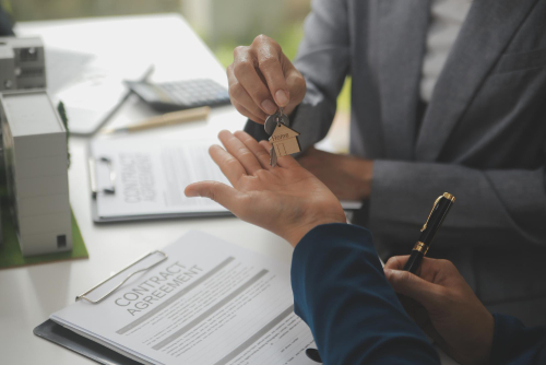 leasing-agent-vs-property-manager