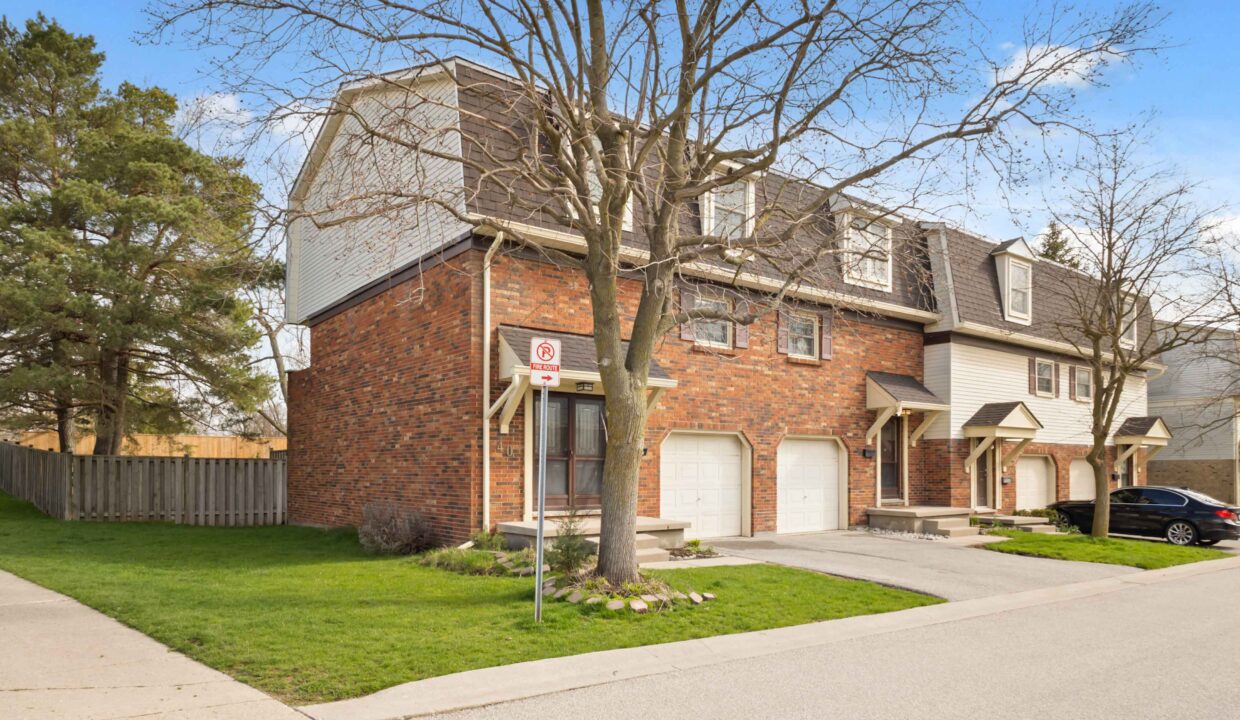 900 Pondview Townhome for rent