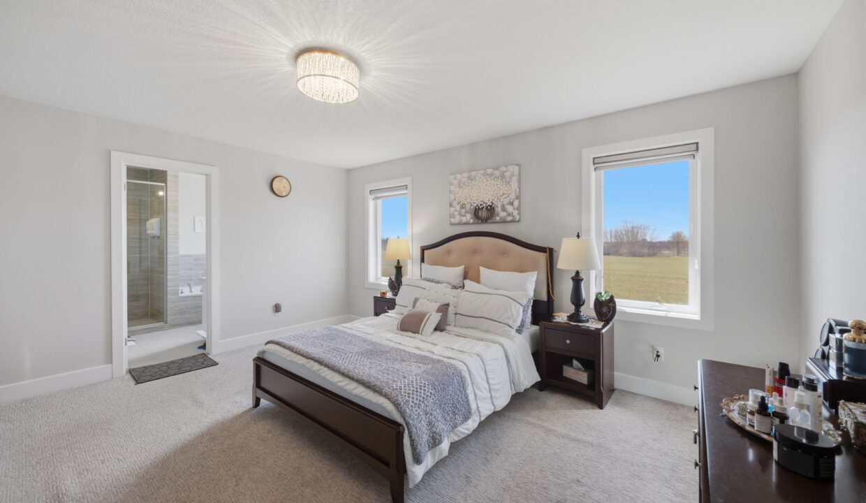 34-web-or-mls-1615 Sandridge Ln - Final LIsting Photos-015