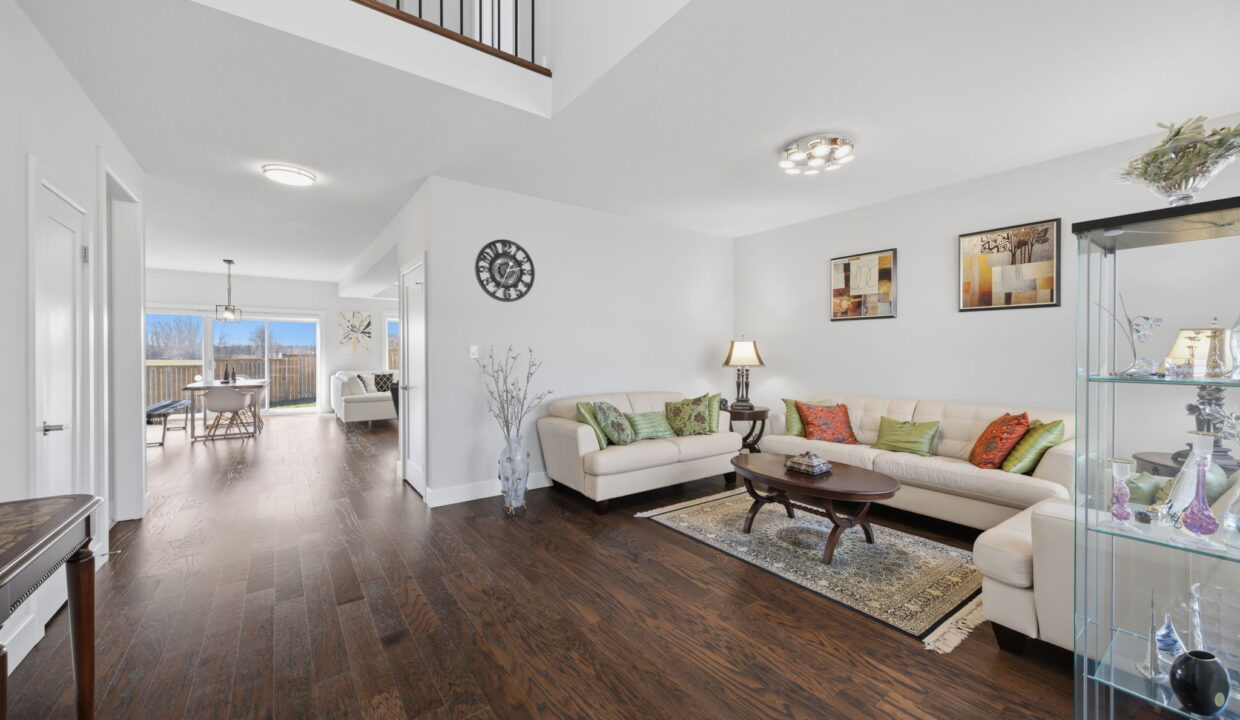 7-web-or-mls-1615 Sandridge Ln - Final LIsting Photos-030
