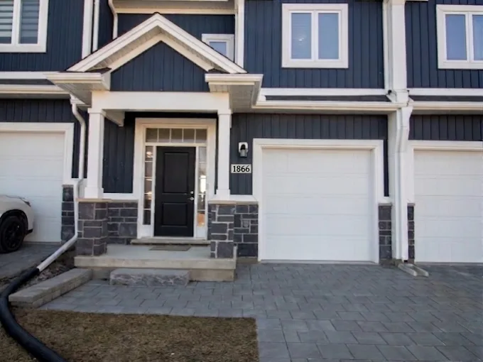 1866 Finley Cres