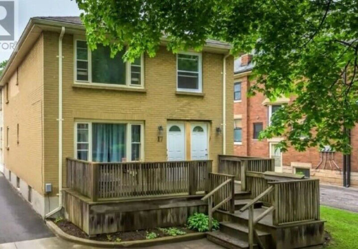 For Rent: 17 Evergreen Ave, London