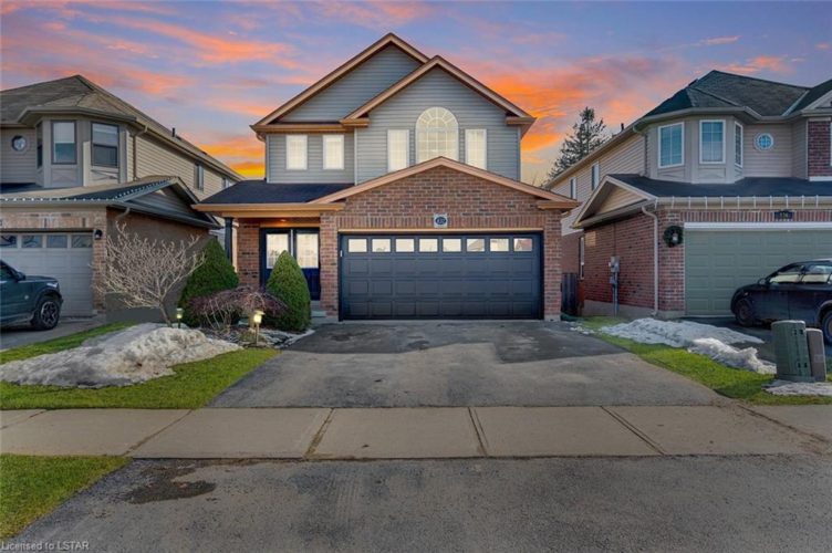 832 Rushbrook