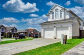 829 Queensborough Cres