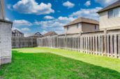 829 Queensborough Cres