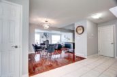 829 Queensborough Cres