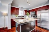 829 Queensborough Cres