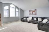 829 Queensborough Cres