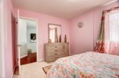 829 Queensborough Cres