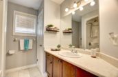 829 Queensborough Cres