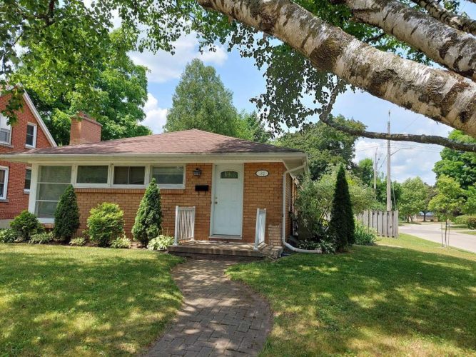 82 Huron St