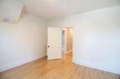 500 Oxford St E
