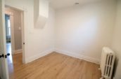 500 Oxford St E