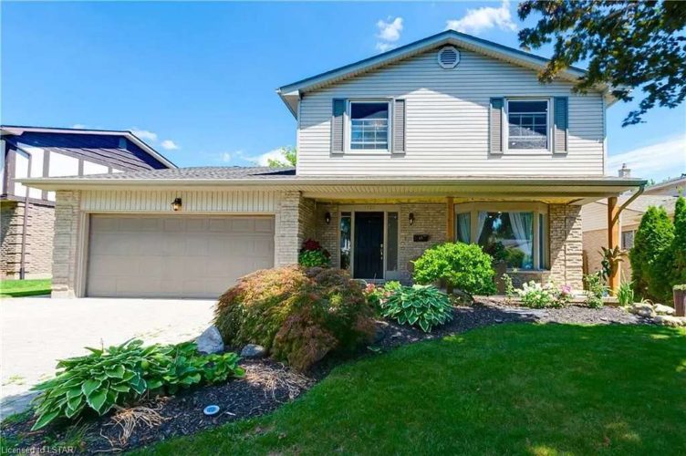 1027 Flintlock Court